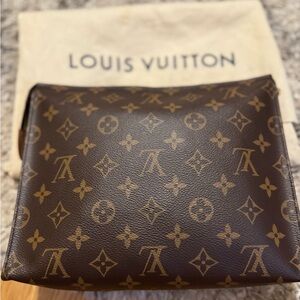 Louis Vuitton prestige  use online time Authentic Monogram Toiletry Pouch 26